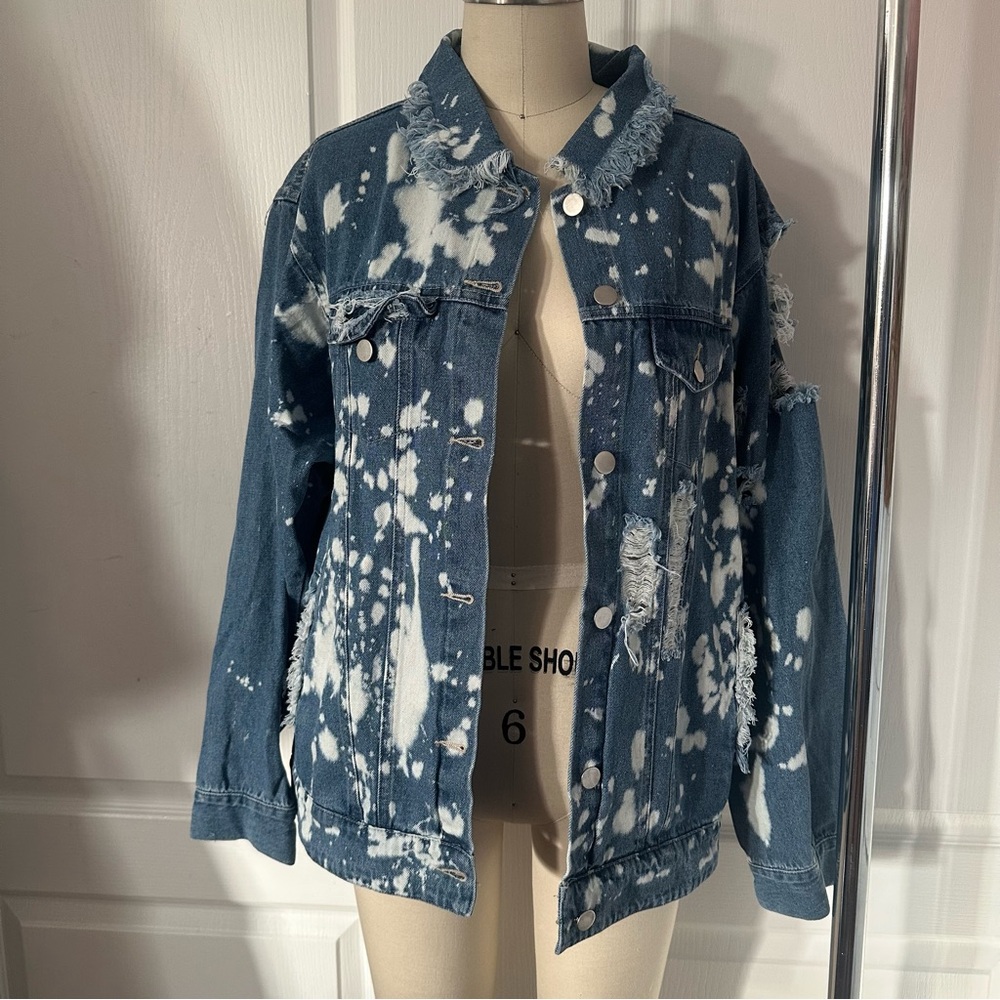Hot & Delicious Blue Denim Jacket Size L | Distressed White Splatter